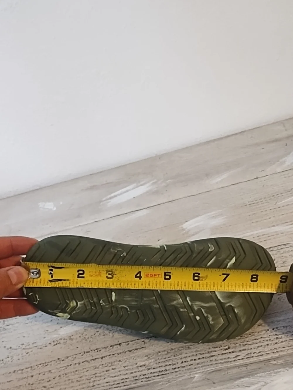 Totes Everywear Clogs Kids Size u.s.a 2-3/UK 2-3  green  Slip On good condition